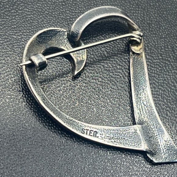 925 Sterling Silver Vintage Open Heart Modernist Pin Brooch  Sterling silver vintage open heart brooch pin textured dot design